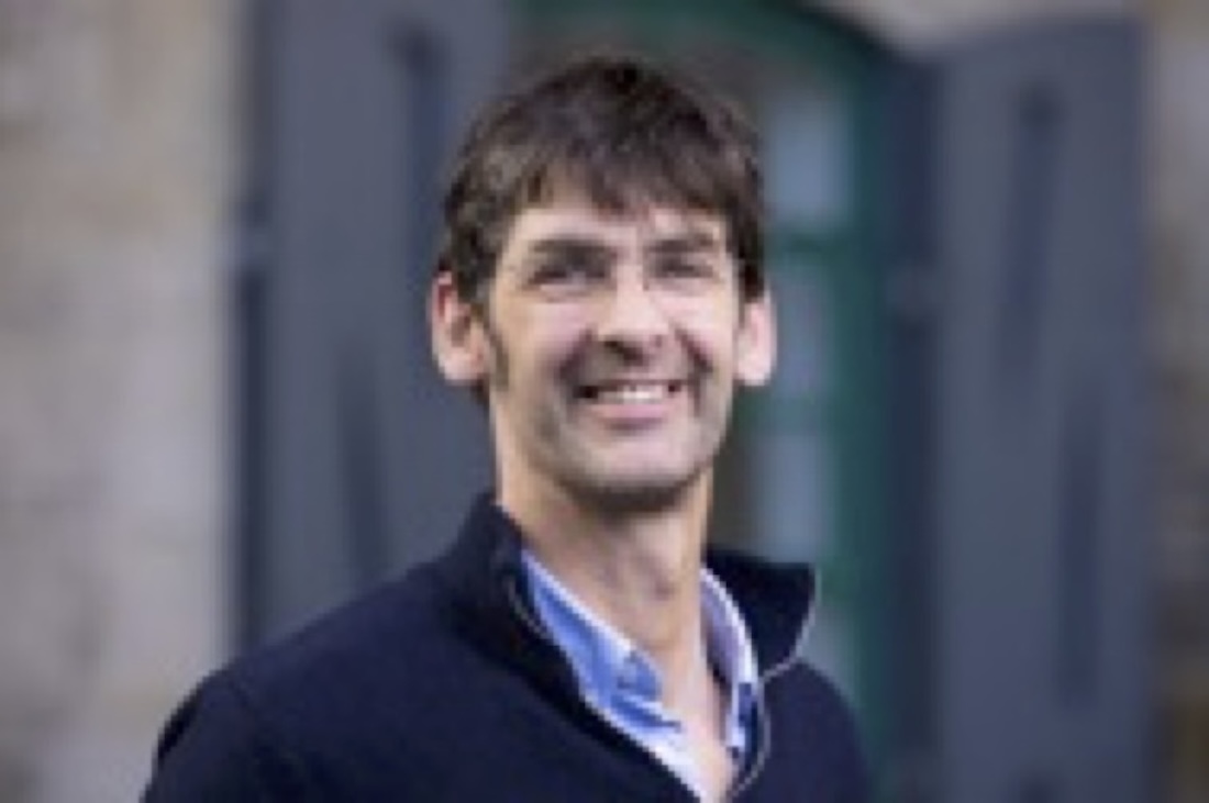 Tom McPhail, lang cat